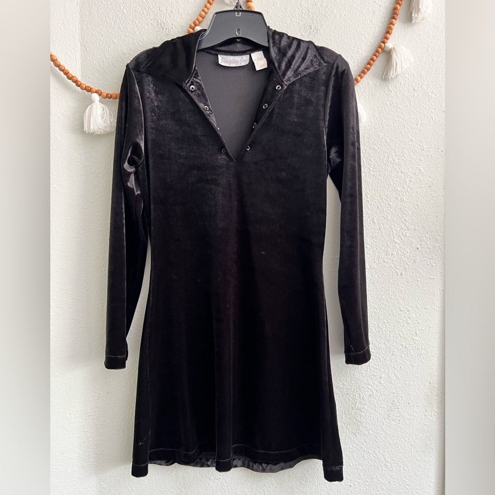 Jumping Joy 90s black velvet collared dress